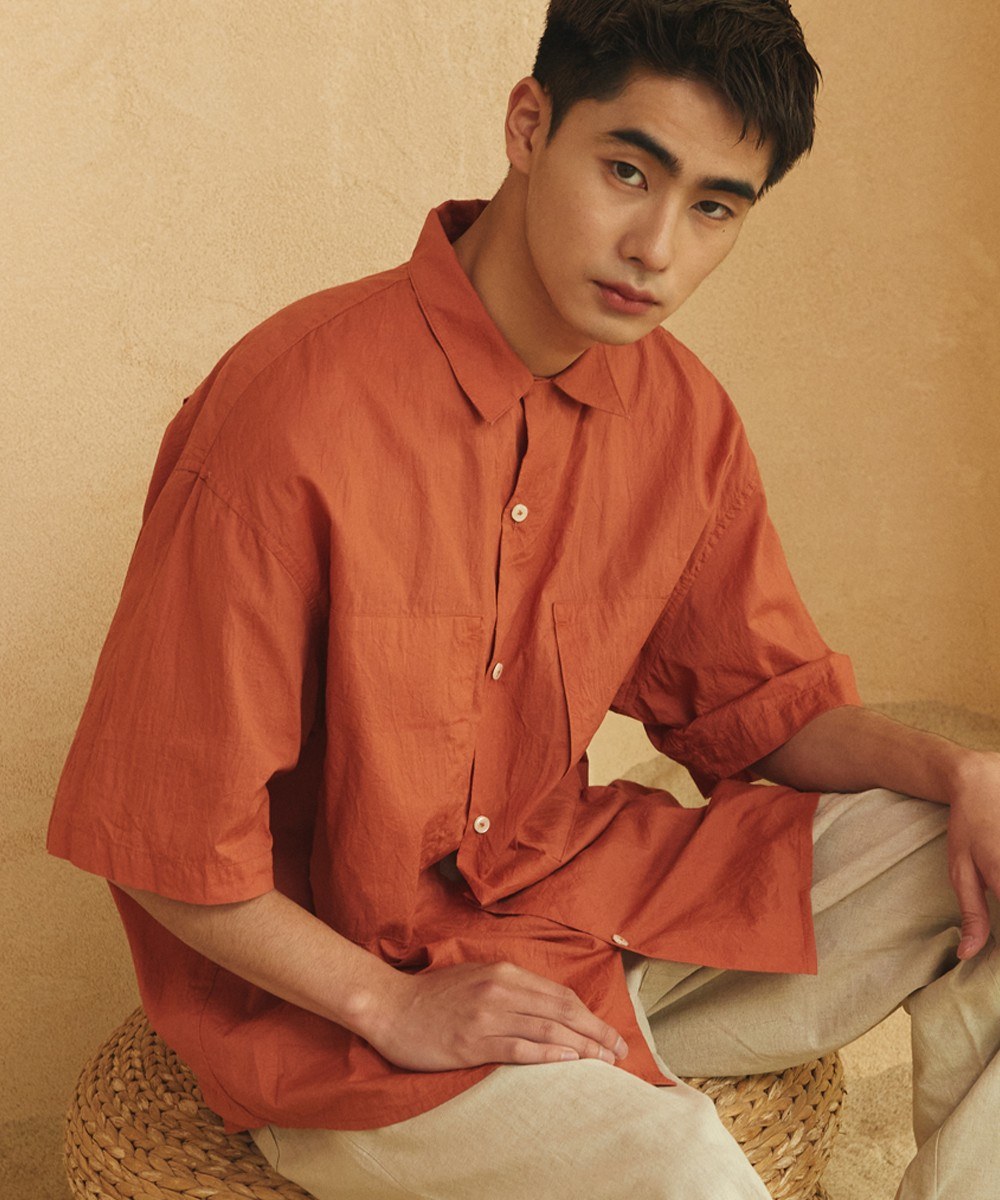 CREASE OPEN COLLAR HALF SLEEVE SHIRT (BRICK)